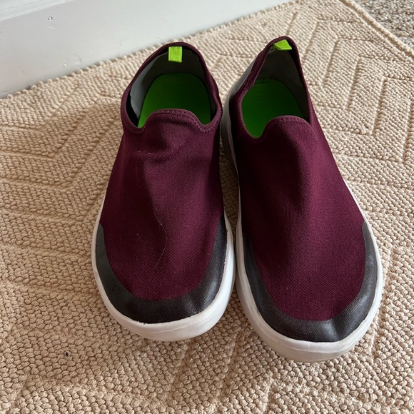 Oofos sz 10 - Picture 9 of 11